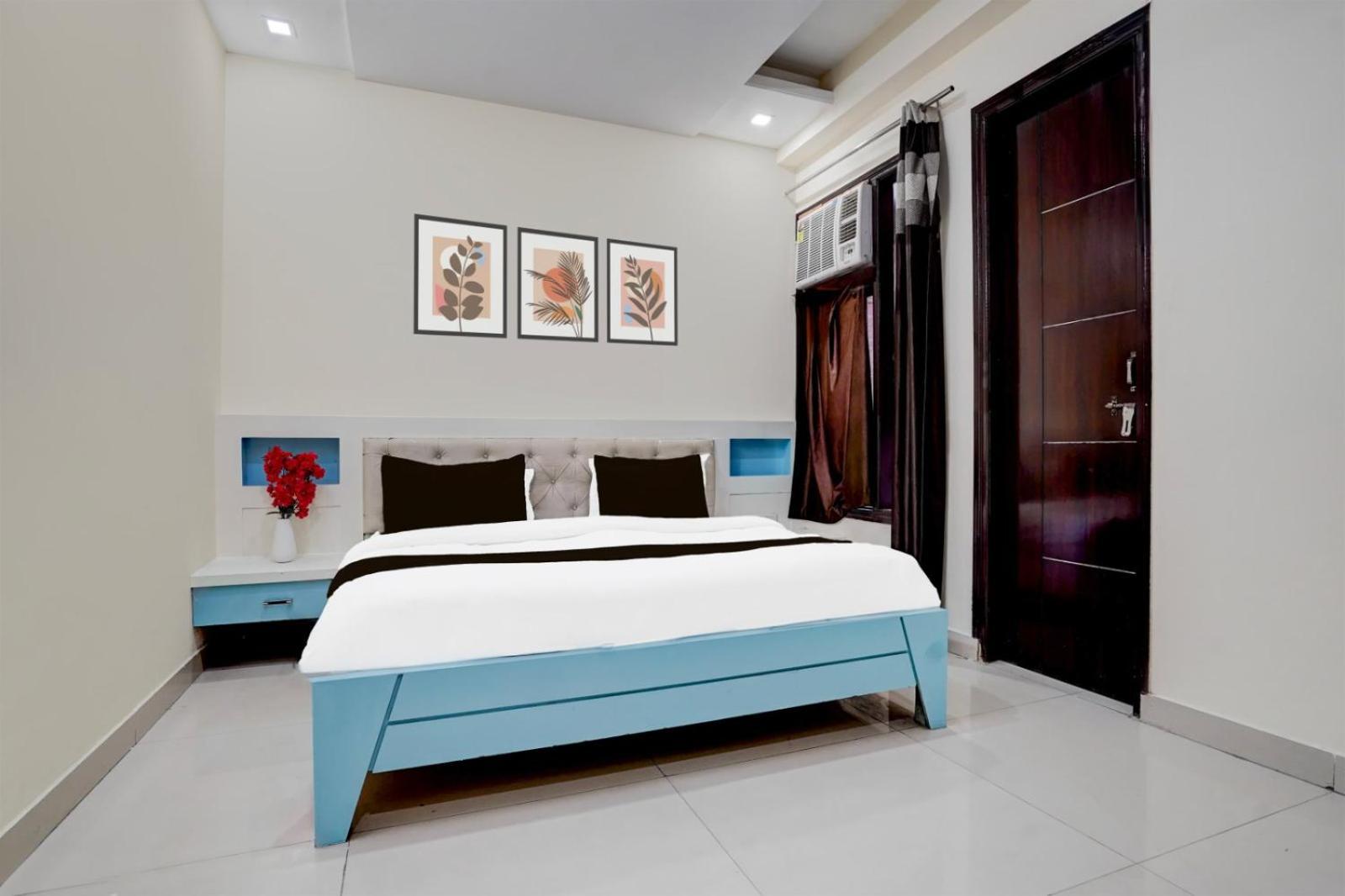 Ivy Plaza Hotel 4*