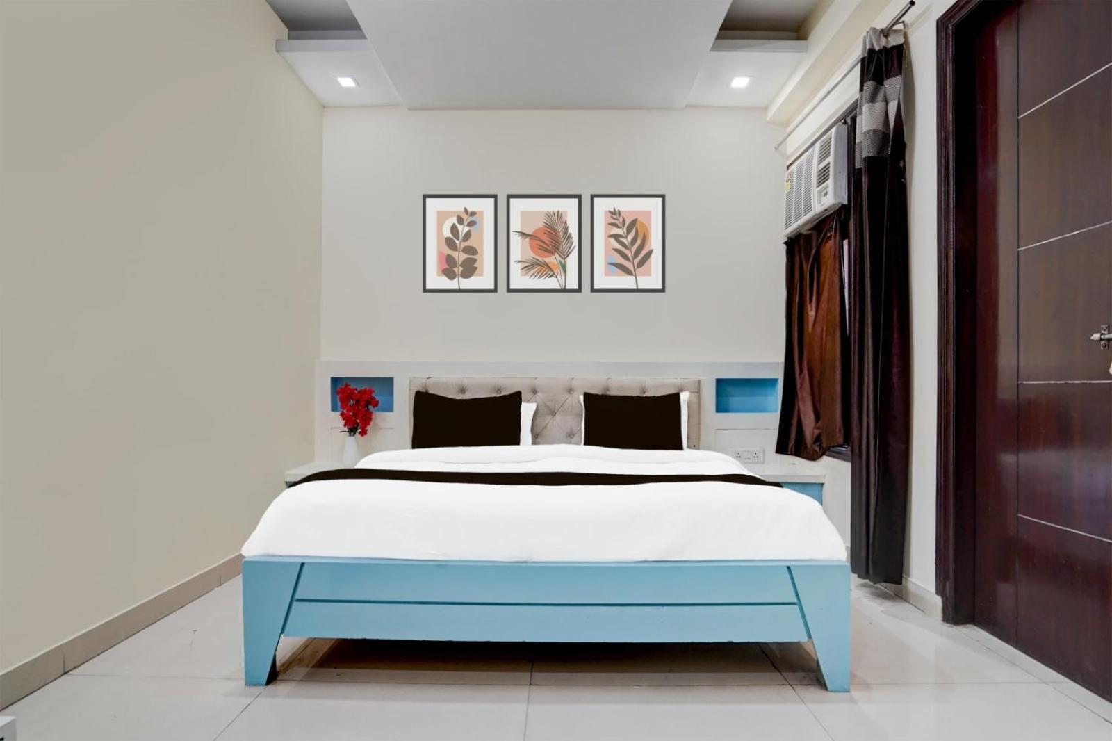 Ivy Plaza Hotel New Delhi